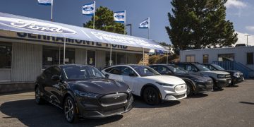 Ford Recalls 200,000 Vehicles Over Safety Threat to Kids, Pets